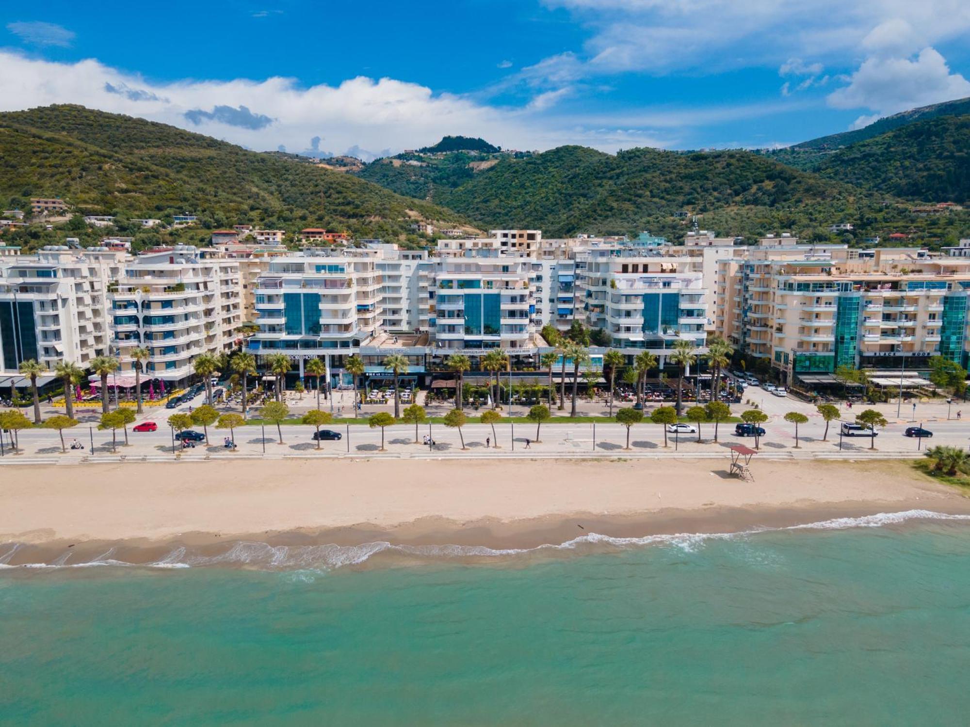 Mustafa Suites Vlore Bagian luar foto